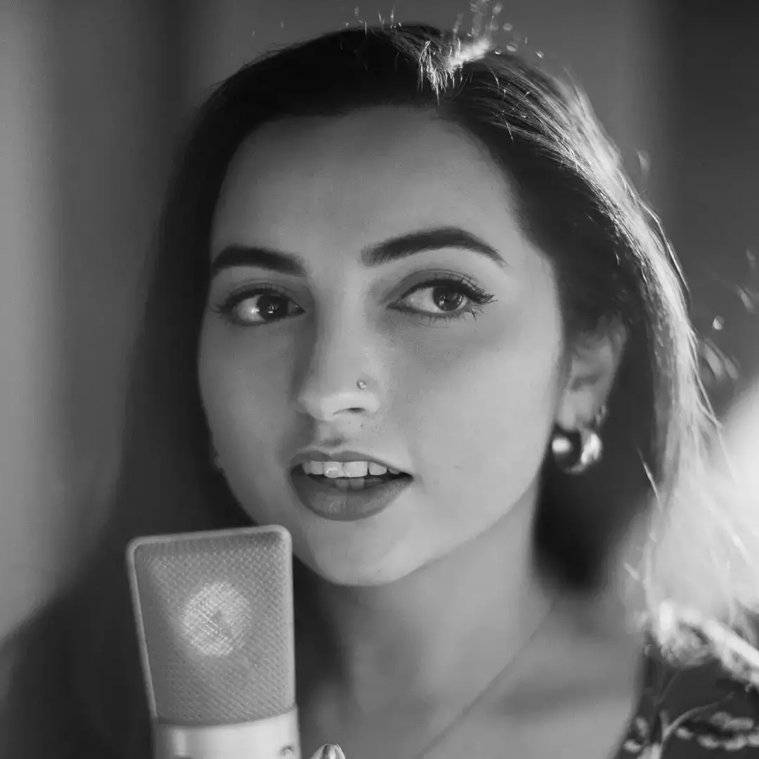 Willoria Shivani singing